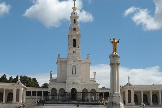 Half Day Fatima + Aldeia Pastorinhos Private Tour Departure Lisbon - Chapel of the Apparitions