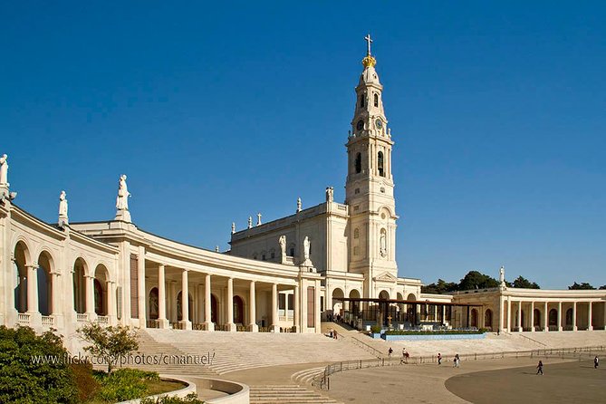 Half Day Fatima + Aldeia Pastorinhos Private Tour Departure Lisbon - Valinhos and the children’s village