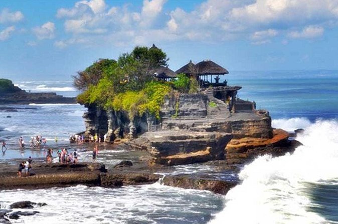 Half Day Tour: Tanah Lot Sunset & Taman Ayun Temple Included Entrance Ticket - What the $36 price really covers