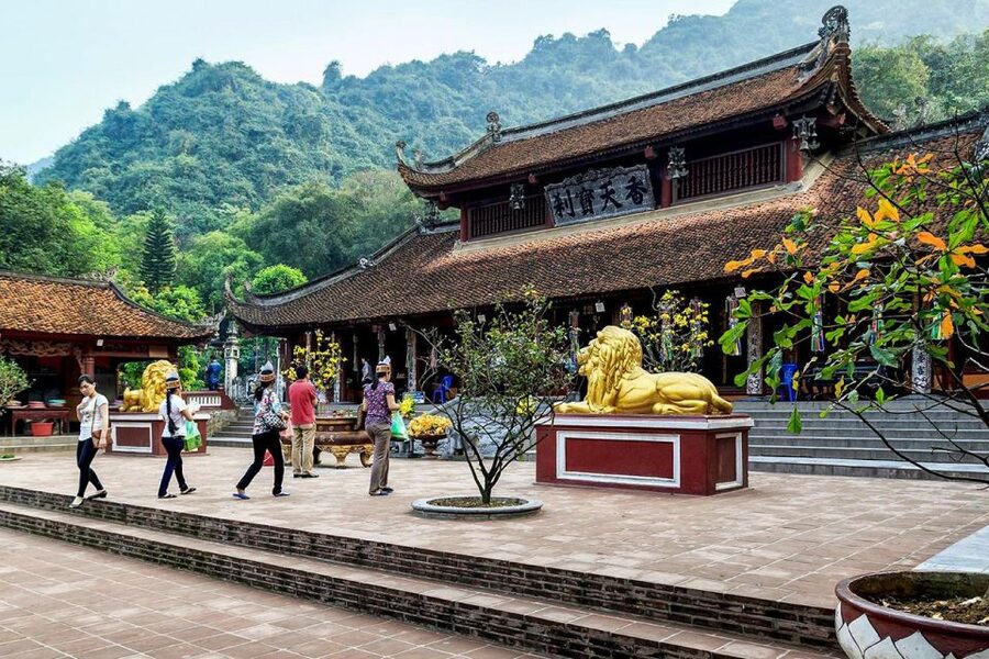 Hanoi: Full-Day Pilgrimage to Perfume Pagoda - Giai Oan Spring and Tuyet Son Pagoda