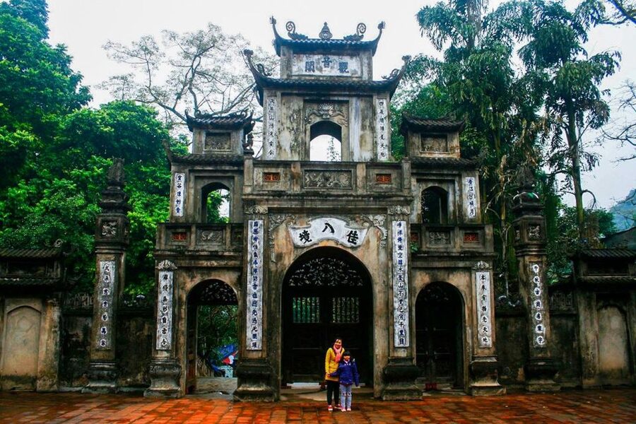 Hanoi: Full-Day Pilgrimage to Perfume Pagoda - Lunch at a local restaurant