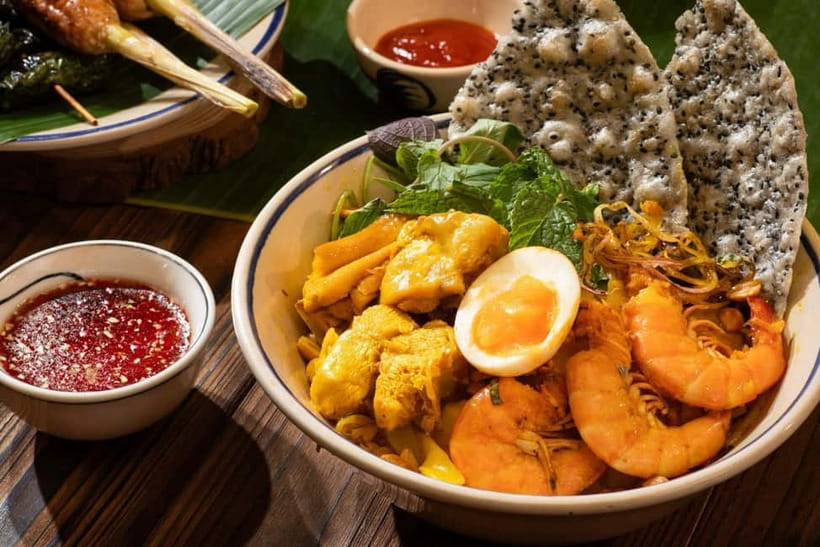 Hanoi: Full-Day Tour with Hoa Lo, Literature Temple & Guide - Key points to know before booking