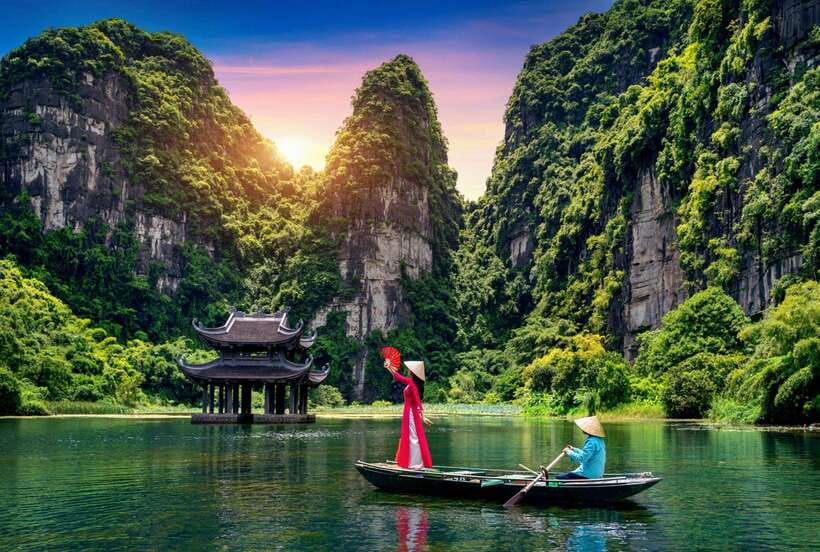 Hanoi: Ninh Binh, Trang An, Mua Cave and Bai Dinh Pagoda - Bai Dinh Pagoda and the cost of getting around