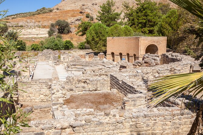 Heraklion: Matala Beach, Hippie Caves & Odigitria Monastery - Five details that shape the day