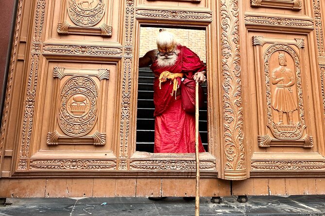 Hidden Corners of Varanasi Secret Alleys Temples and Traditions - Starting at Shree Ganesha Palace near Godowlia