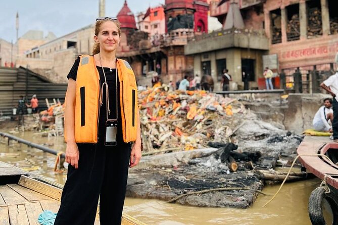Hidden Corners of Varanasi Secret Alleys Temples and Traditions - Chai, local flavors, and the human side of the route