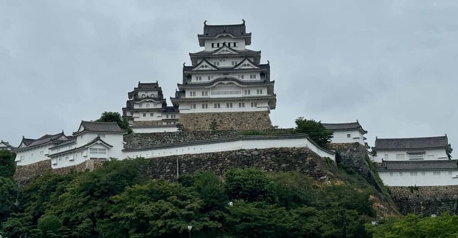 Himeji: Guided Tour of Himeji Castle & Cozy Engyoji Temple - Key points at a glance
