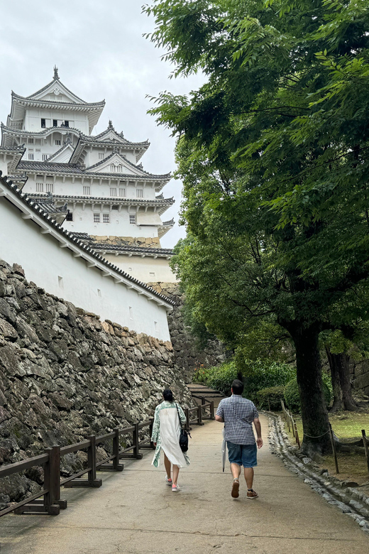 Himeji: Guided Tour of Himeji Castle & Cozy Engyoji Temple - Entering the six-story Himeji Castle