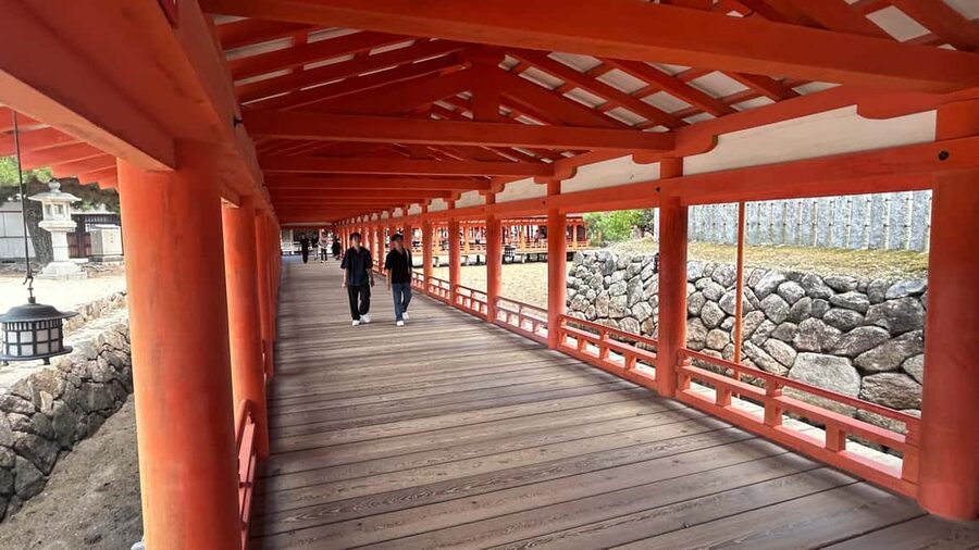 Hiroshima & Miyajima 6.5h Guided Tour – Dome, Park & Shrine - Omotesando Street: food, shops, and a short break