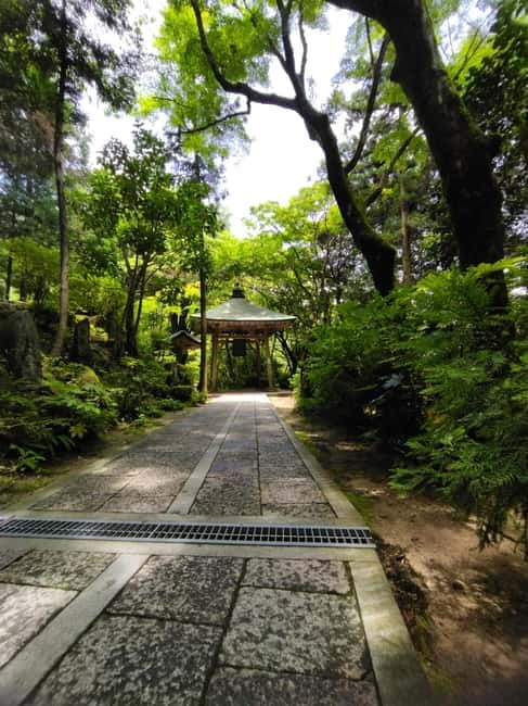 Hiroshima: Peace Park, Castle, and Mitaki Temple E-Bike Tour - Mitaki Temple is the reason to choose this tour