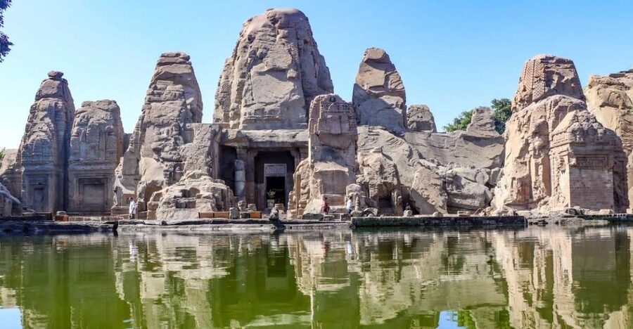 Historical Tour, Kangra fort &Rock cut temple from Dharmasla - Crossing Kangra Valley from McLeod Ganj