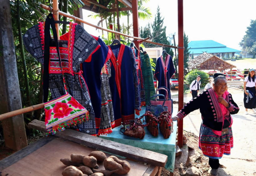 Hmong Village, Doi Suthep and Wat Pha Lat Half Day Tour - Leaving Chiang Mai for Doi Pui Hmong Village