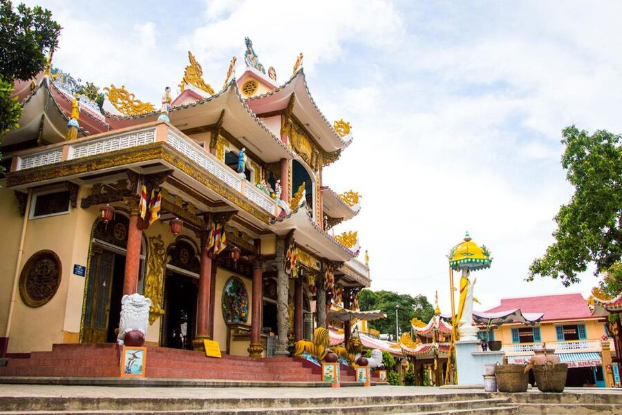 Ho Chi Minh City: Cao Dai Temple & Black Lady Mountain Tour - The road from Ho Chi Minh City to Tay Ninh