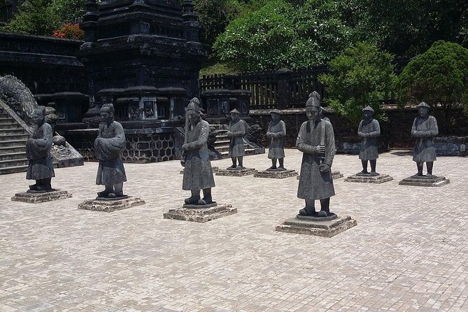 Hue: 3 Tombs + Pagoda with Knowledgeable ES Driver - Time, comfort, and the four to six hour schedule