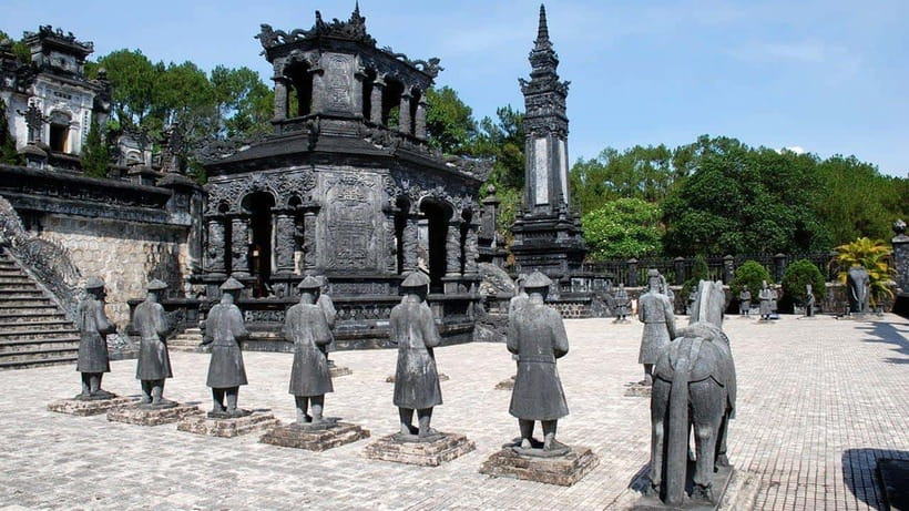 Hue City Highlights Tour: Pagoda, Citadel & Royal Tombs - Thien Mu Pagoda and the Celestial Lady