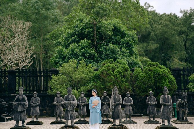 Hue Day Tour, Imperial Citadel, Khai Dinh Tomb & Thien Mu Pagoda - Lunch, vehicle comfort, and the small-group setup