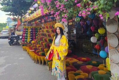 Dragon Boat, Perfume River, Pagoda & Royal Tomb Tour