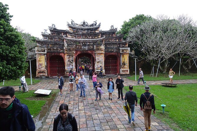 Hue: Dragon Boat, Perfume River, Pagoda & Royal Tomb Tour - Thuy Xuan Incense Village and the colorful final stop