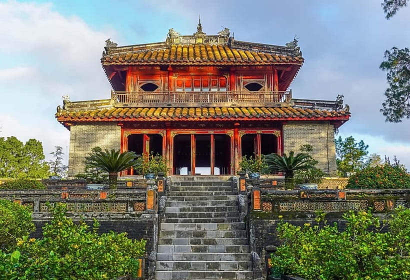 Hue: Hue Royal Tombs Tour Visit 3 Best Tombs & Pagoda - Khai Dinh Tomb: a compact monument with mixed influences