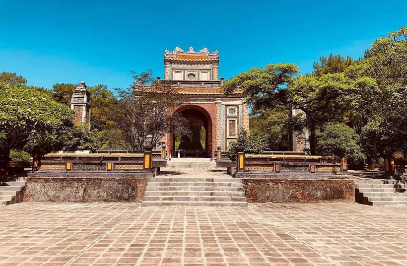 Hue: Imperial City, Royal Tombs, Pagoda & Dragon Boat Tour - Minh Mang Tomb, formal and carefully arranged