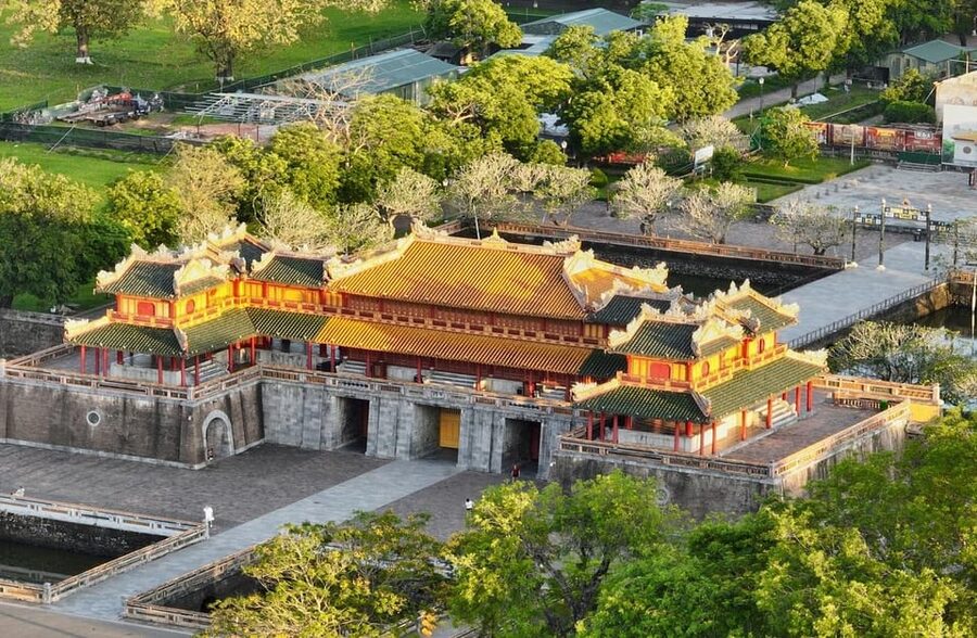 Hue: Imperial City, Royal Tombs, Pagoda & Dragon Boat Tour - Transport, walking, and the value of a private group