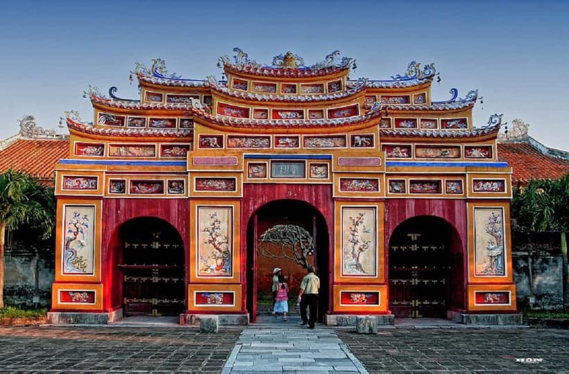 Hue: Imperial City, Royal Tombs, Pagoda & Dragon Boat Tour - Who should book this experience