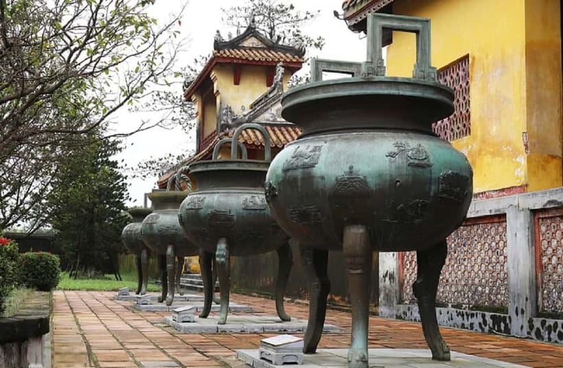 Hue: Imperial City, Royal Tombs, Pagoda & Dragon Boat Tour - Entering the Imperial Citadel after 2,000 years of royal rule