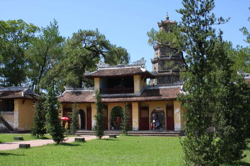 Hue: Perfume River Cruise with Thien Mu Pagoda & Tombs - Why this half-day tour works well in Hue