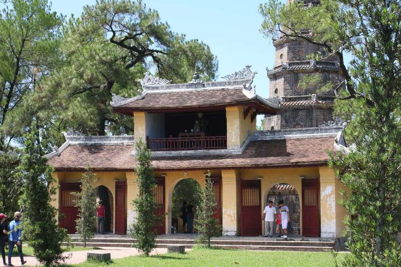Hue: Perfume River Cruise with Thien Mu Pagoda & Tombs - The guide and the pace of the day