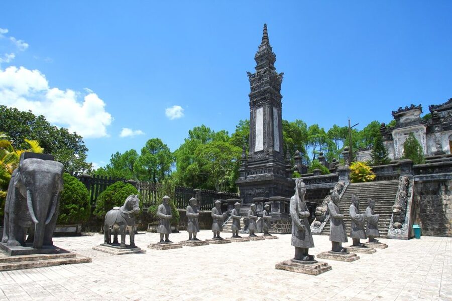 Hue: Royal Tombs and Thien Mu Pagoda Private Guided Tour - What You See in Four Hours