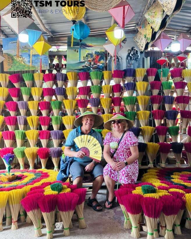 Hue: Royal Tombs Private Tour with 3 Best Tombs & Pagoda - What the private car adds