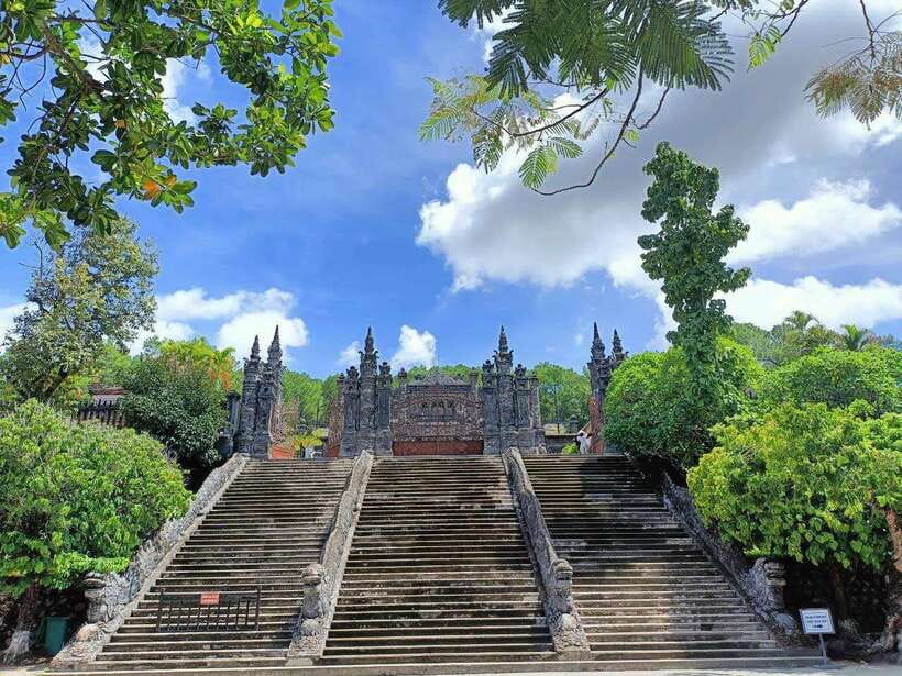 Hue: Royal Tombs Private Tour with 3 Best Tombs & Pagoda - Minh Mang Tomb: order, symmetry, and mountain setting