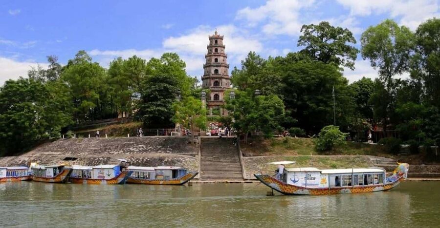 Hue : Royal Tombs- Thien Mu Pagoda- Dragon Boat Private Tour - A short boat ride puts Hue in context