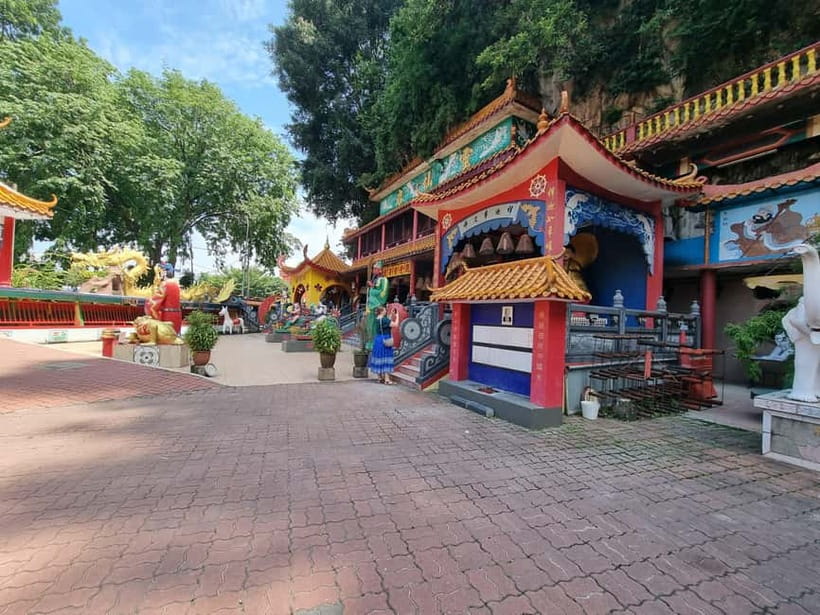 Ipoh Cave Temples Tours - Mirror Lake, Boat Rides, and White Coffee