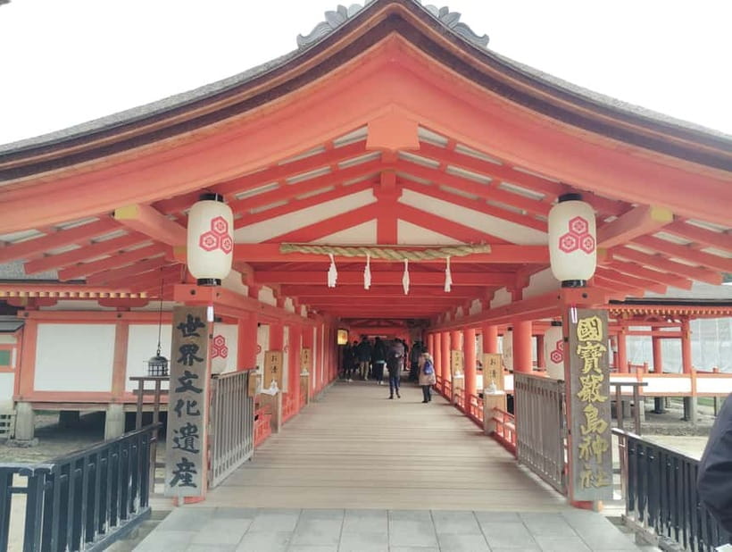 Itsukushima Shrine: Guided Tour with a Local - Senjokaku Pavilion in Twenty Minutes