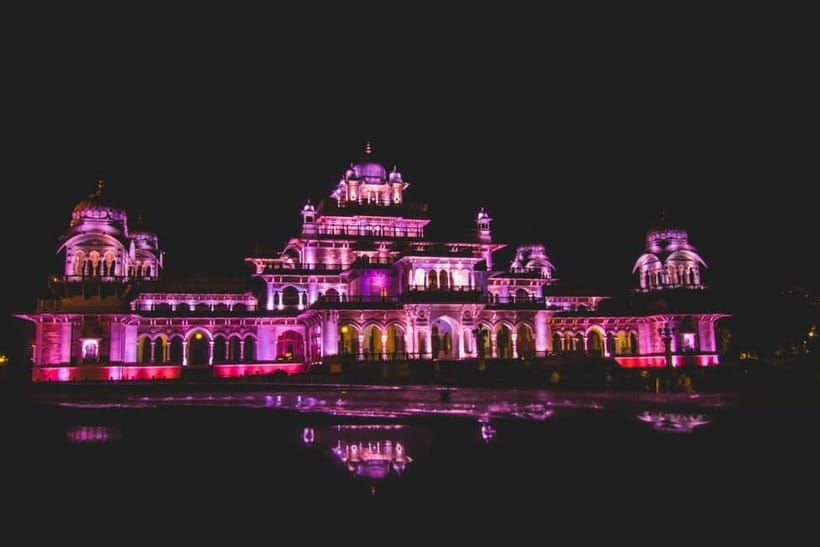 Jaipur: Private Evening Tour with Monkey Temple Sunset - Jal Mahal, Jaipur’s palace in the lake