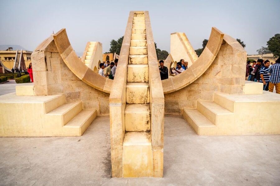 Jaipur Sightseeing by Tuk-Tuk: Temples, Palaces & Markets - Jantar Mantar and Jaipur’s scientific side