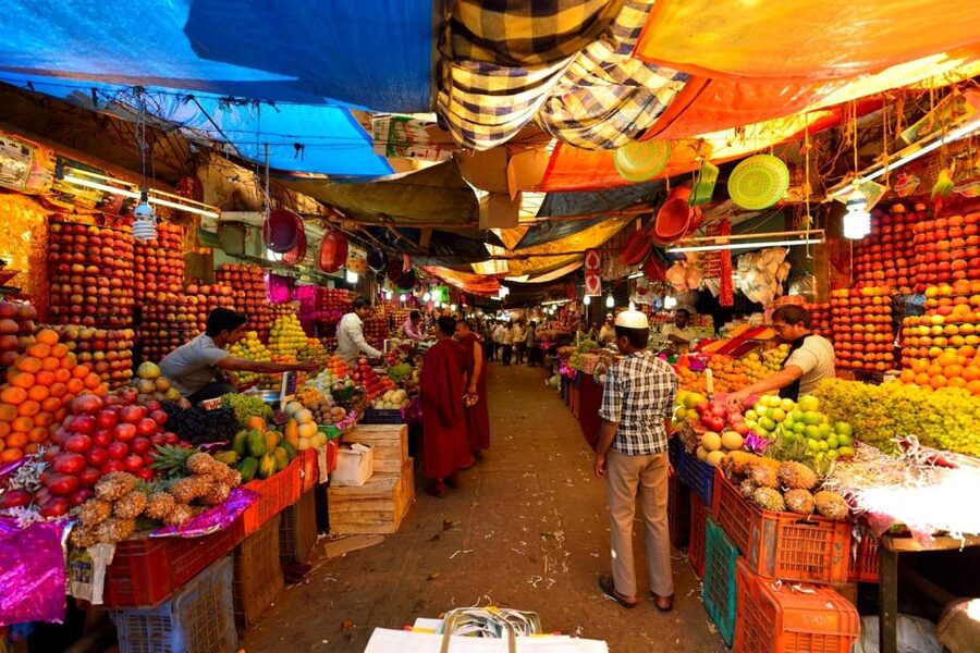 Jaipur Sightseeing by Tuk-Tuk: Temples, Palaces & Markets - Lunch in Jaipur, with the bill separate