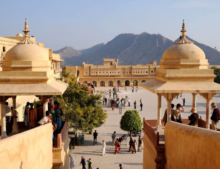 Jaipur Sightseeing by Tuk-Tuk: Temples, Palaces & Markets - City Palace and the former royal center