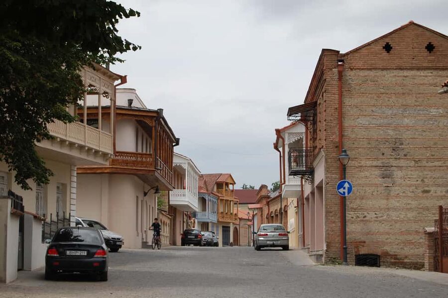 Kakheti; City of Love Sighnaghi, Bodbe Monastery and Telavi - The wine culture of Kindzmarauli