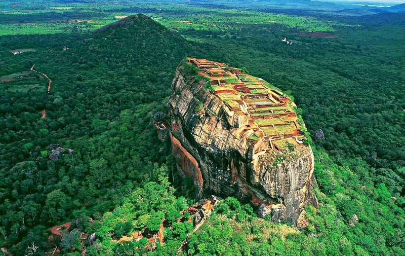 Kandy: Sigiriya Fortress & Cave Temple Full Day Private Tour - Key points to know before booking