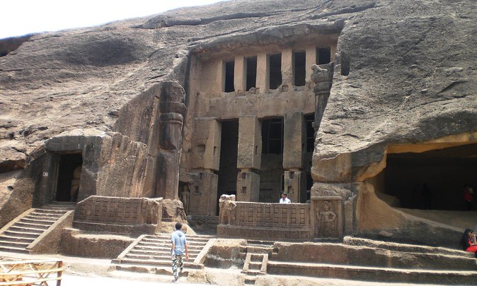 Kanheri Cave with Global Vipassana Pagoda Tour in Private Vehicle - Reaching the Kanheri Caves from Mumbai