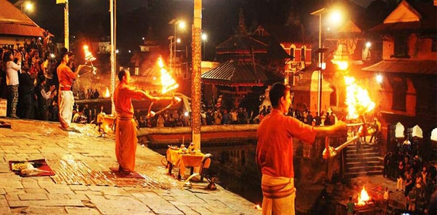 Kathmandu: Pashupatinath Temple Evening Aarati Tour - The Aarati around 6 p.m.