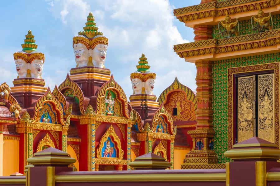 Khao Lak: 3 Temples Full Day Tour w/Lunch & Hotel Transfer - What to wear and pack for the temples