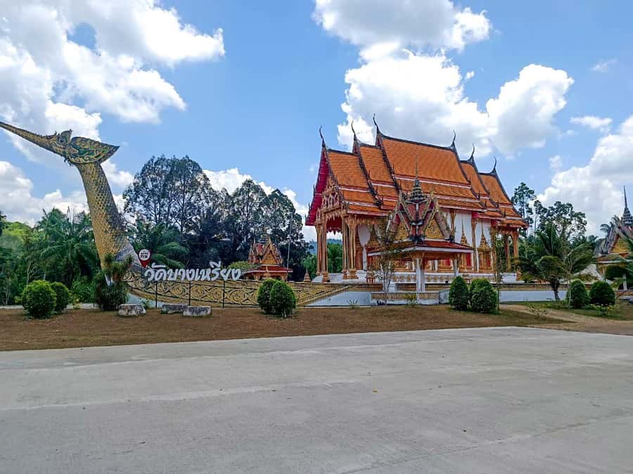 Khao Lak: Three Temples Tour in Phang Nga - Lunch gives your legs a needed break