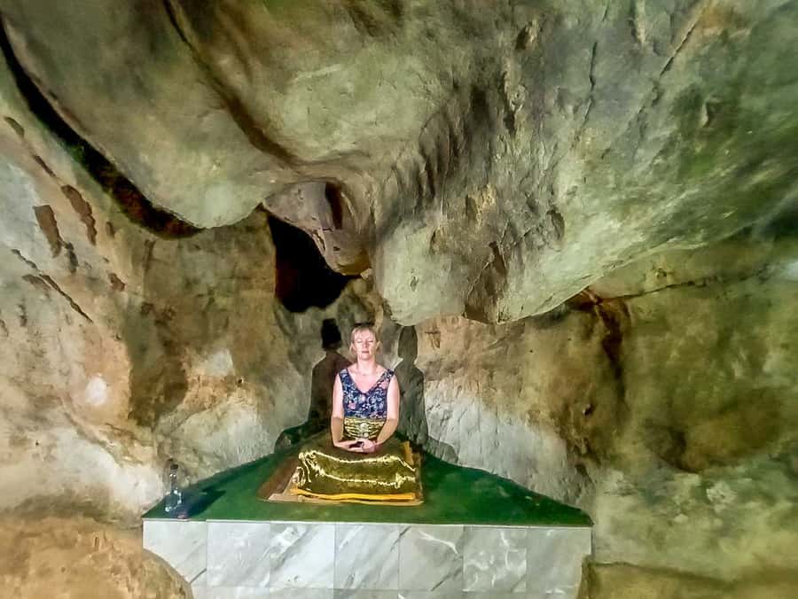 Khao Lak: Three Temples Tour in Phang Nga - Dress properly and respect the setting