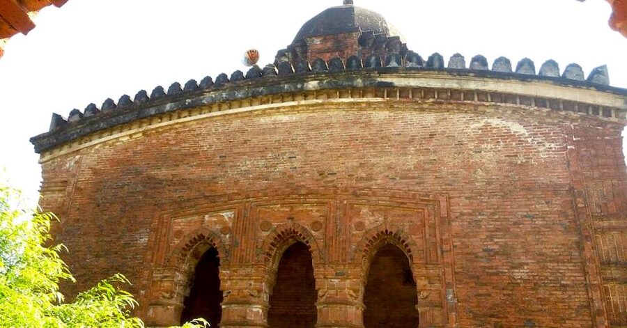 Kolkata: Bishnupur Terracotta Temples Day Trip with Weavers - Terracotta panels that turn brick into storytelling