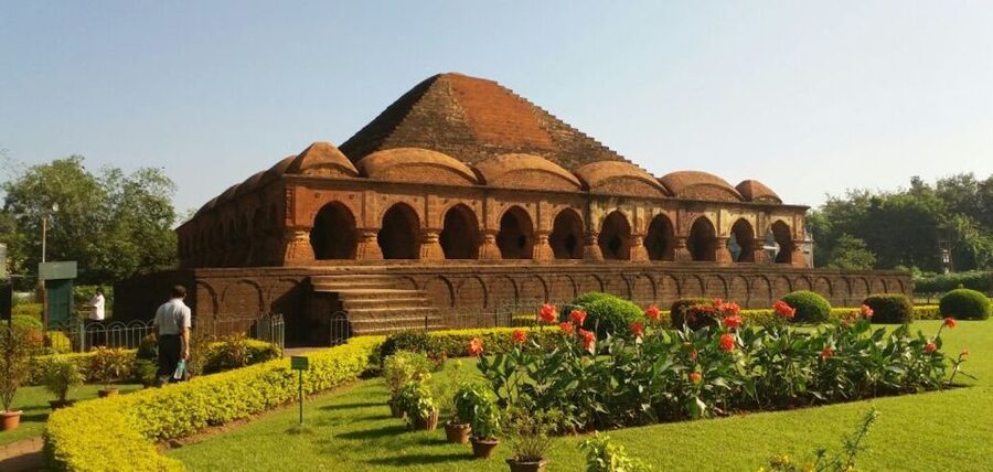 Kolkata: Bishnupur Terracotta Temples Day Trip with Weavers - Who will enjoy this 12-hour outing?