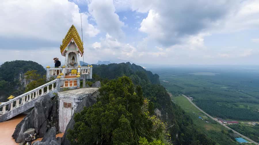 Krabi : 4-Hour City Tour with Tiger Cave Temple - Maharat Fresh Market and the taste of everyday Krabi
