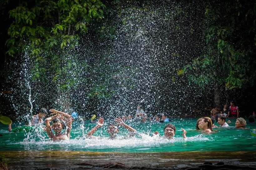 Krabi: Emerald Pool, Hot Waterfall, & Tiger Cave Temple Tour - Taking on Tiger Cave Temple’s 1,260 steps